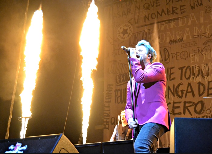 Efectos de fuego - lanzallamas de BIEFEC FX Efectos Especiales en la Gira Dani Martin 2018 "Grandes Exitos y Pequeños Desastres".