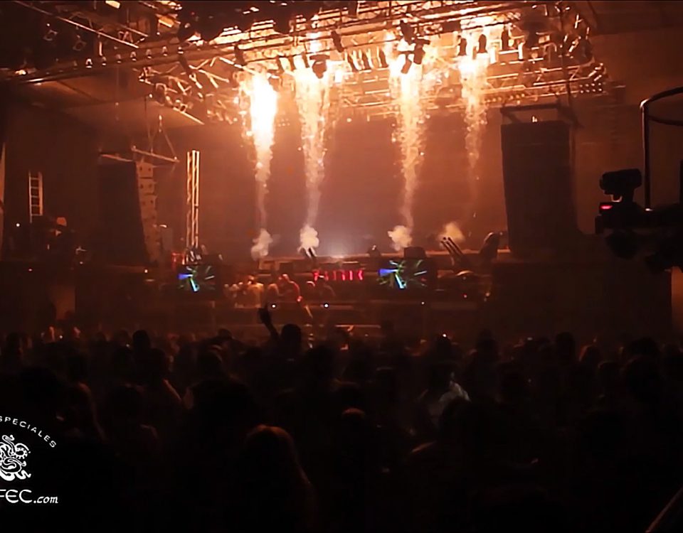 Lanzallamas, pirotecnia, CO2, serpentinas y confeti para la discoteca Fabrik Madrid y los mejores DJs de música electrónica por Biefec FX, Efectos Especiales.
