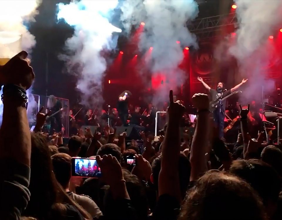 Efectos de humo imprescindibles para eventos, conciertos y espectáculos realizados por BIEFEC FX Efectos especiales: Humo Bajo, Humo Vertical LED, Humo Ambiente, Hazer, etc.