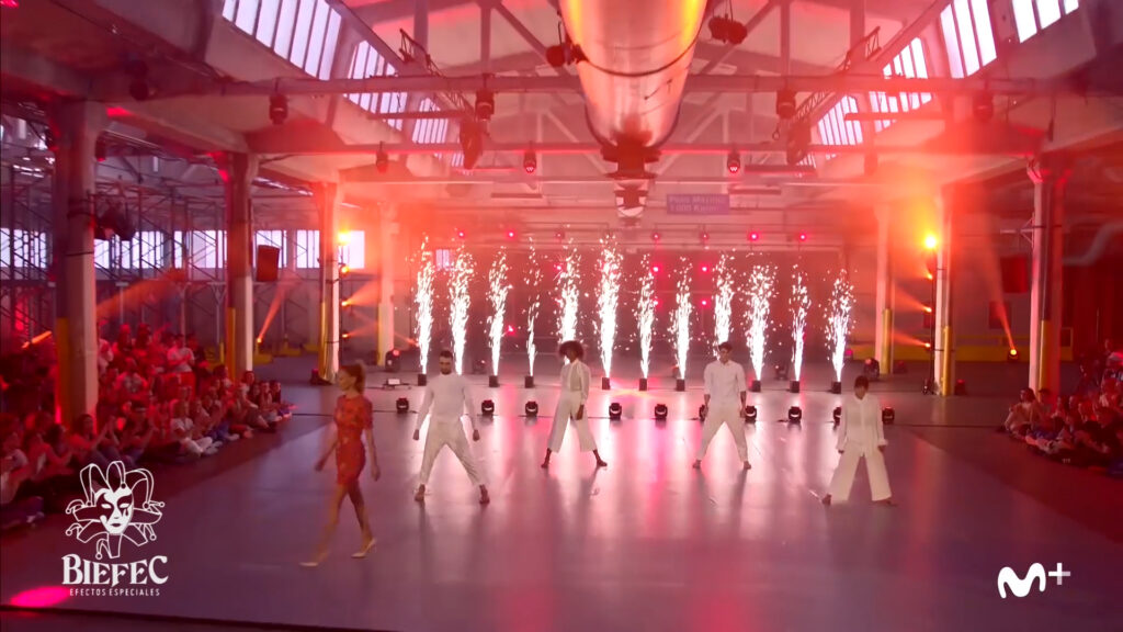 BIEFEC FX Efectos Especiales en la Gala final de la edición de 2019 de "FAMA a Bailar", con las máquinas de fuego frío sin pirotecnia SPARKULAR VERTICALES.